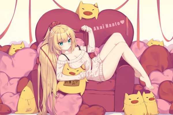 Anime picture 2250x1500 with virtual youtuber hololive akai haato haaton (akai haato) neps-l single long hair looking at viewer blush fringe highres blue eyes blonde hair holding bent knee (knees) ponytail barefoot character names reclining girl