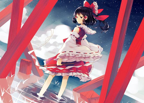 Anime picture 1400x1000 with touhou hakurei reimu weee (raemz) single looking at viewer short hair black hair bare shoulders holding cloud (clouds) ponytail traditional clothes parted lips japanese clothes wind black eyes night dutch angle partially submerged miko