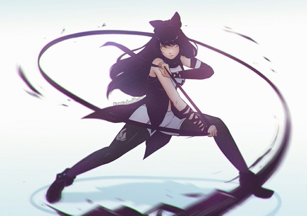 Anime picture 1024x723 with rwby rooster teeth blake belladonna koyoriin single long hair looking at viewer fringe black hair simple background holding yellow eyes lips blurry shadow fighting stance girl ribbon (ribbons) bow weapon