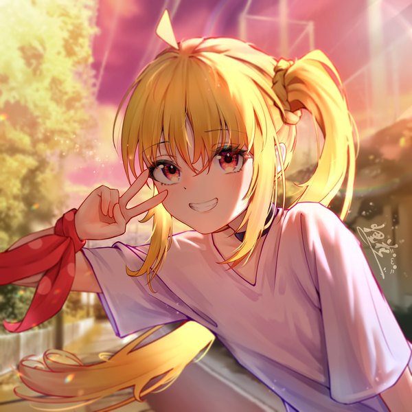 Anime picture 4000x4000 with bocchi the rock! cloverworks ijichi nijika sklt (swyt8223) single long hair looking at viewer blush fringe highres blonde hair smile hair between eyes red eyes signed payot absurdres upper body ahoge outdoors