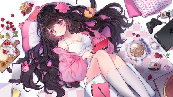 Anime picture 2560x1440 with original sony primcoco (jooarose) single long hair looking at viewer blush fringe highres black hair smile wide image purple eyes bent knee (knees) lying blunt bangs braid (braids) from above off shoulder open jacket