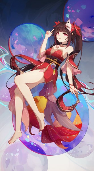 Anime-Bild 1411x2560 mit honkai: star rail honkai (series) sparkle (honkai: star rail) gleam lin shi single long hair tall image looking at viewer fringe breasts smile red eyes brown hair twintails bare shoulders payot full body blunt bangs barefoot tattoo
