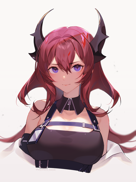 Anime-Bild 1125x1500 mit arknights surtr (arknights) anywhere knock single long hair tall image looking at viewer fringe simple background smile hair between eyes white background purple eyes upper body red hair horn (horns) girl detached collar infection monitor (arknights)