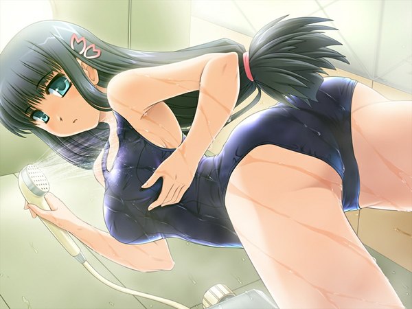 Anime picture 1024x768 with sukusuku mizugi (game) long hair blue eyes light erotic black hair game cg wet girl swimsuit one-piece swimsuit school swimsuit shower