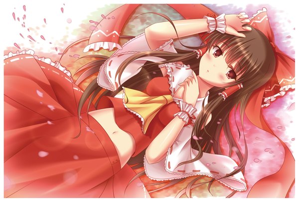 Anime picture 1818x1228 with touhou hakurei reimu zhou yu (ppaaqz1995) single long hair looking at viewer blush highres red eyes brown hair lying traditional clothes miko girl skirt detached sleeves petals skirt set