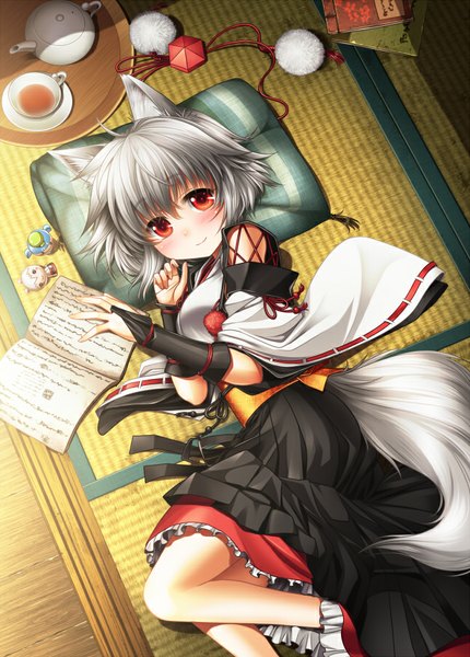 Anime picture 645x900 with touhou inubashiri momiji kei kei single tall image looking at viewer fringe short hair smile red eyes animal ears silver hair ahoge bent knee (knees) tail lying long sleeves traditional clothes japanese clothes animal tail