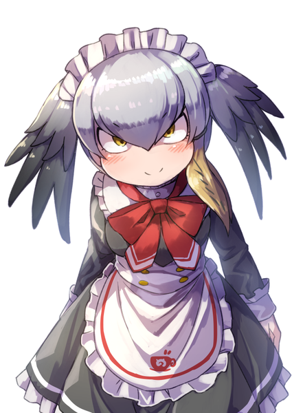 Аниме картинка 627x885 с ушастые друзья shoebill (kemono friends) fun bo один (одна) высокое изображение смотрит на зрителя румянец чёлка короткие волосы простой фон улыбка волосы между глазами стоя белый фон уши животного жёлтые глаза серые волосы горничная >:) девушка