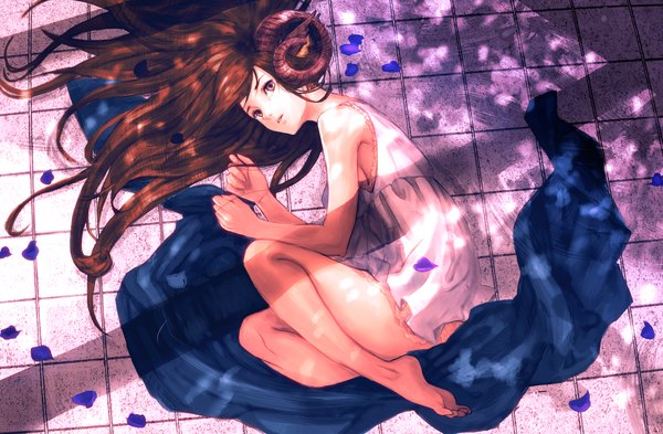 Anime picture 1200x787 with original bibico single long hair looking at viewer light erotic brown hair bare shoulders brown eyes bent knee (knees) lying parted lips barefoot horn (horns) from above shadow sleeveless on side checkered floor floor