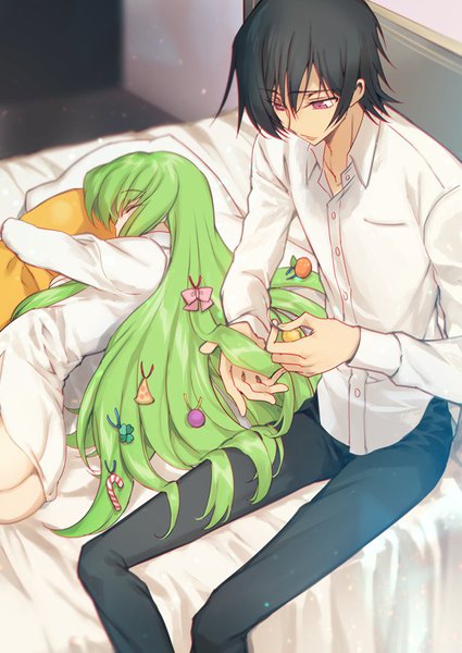 Anime-Bild 650x918 mit code geass sunrise (studio) c.c. lelouch lamperouge cheese-kun creayus long hair tall image short hair light erotic black hair purple eyes ass head tilt green hair looking down christmas sleeping pillow hug girl