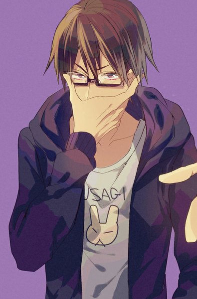 Anime picture 552x837 with yowamushi pedal imaizumi shunsuke ailm single tall image looking at viewer short hair simple background brown hair purple eyes purple background adjusting glasses bespectacled boy glasses hood hoodie