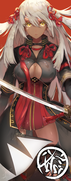 Anime picture 998x2541 with fate (series) fate/grand order koha-ace okita souji (fate) (all) okita souji alter (fate) saihate (d3) single long hair tall image looking at viewer fringe light erotic simple background hair between eyes standing holding yellow eyes cleavage silver hair dark skin
