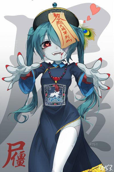 Anime-Bild 1000x1500 mit vocaloid hatsune miku qys3 single long hair tall image open mouth red eyes twintails :d aqua hair fang (fangs) gradient background symbol-shaped pupils side slit heart-shaped pupils grey skin jiangshi girl heart