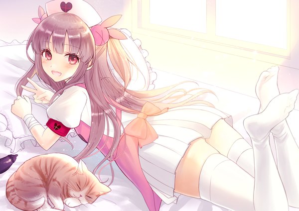 Anime picture 1200x848 with virtual youtuber sana channel natori sana kashiwabara en single long hair looking at viewer blush open mouth smile red eyes brown hair bent knee (knees) indoors lying :d looking back sunlight short sleeves two side up