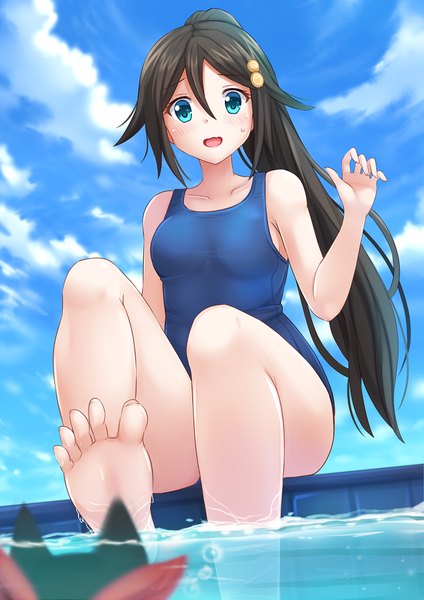 Anime-Bild 945x1337 mit musaigen no phantom world nichijou kyoto animation sakamoto (nichijou) izumi reina kazenokaze single long hair tall image blush open mouth blue eyes light erotic blonde hair sky cloud (clouds) ponytail girl swimsuit one-piece swimsuit