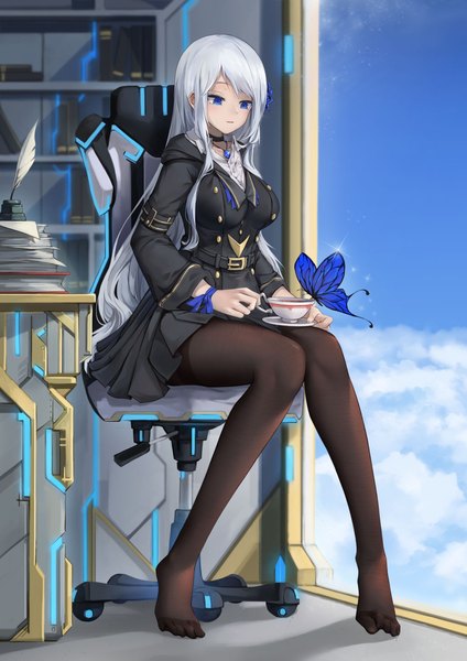 Anime-Bild 1060x1500 mit original miso (b7669726) single long hair tall image blush fringe breasts open mouth blue eyes sitting holding payot sky silver hair cloud (clouds) full body bent knee (knees) indoors long sleeves