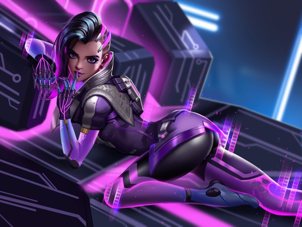 Anime picture 7000x5250 with overwatch blizzard entertainment sombra (overwatch) liang xing single long hair looking at viewer highres light erotic black hair purple eyes absurdres purple hair bent knee (knees) fingernails lips realistic mole arm support mole under eye
