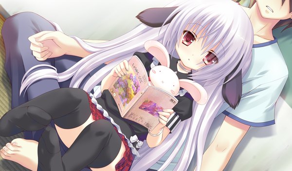 Anime picture 1024x600 with tsukumonotsuki long hair red eyes wide image sitting animal ears game cg white hair loli girl thighhighs skirt black thighhighs miniskirt book (books) toy stuffed animal