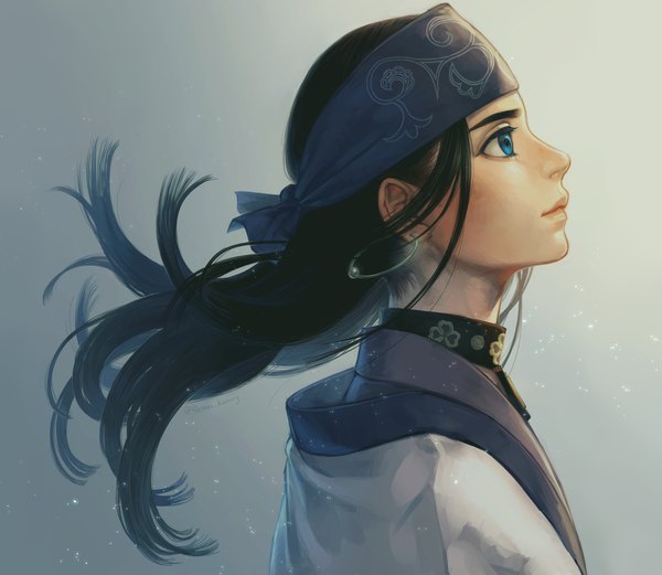 Anime-Bild 2238x1944 mit golden kamuy asirpa reman kamuy single long hair highres blue eyes black hair simple background looking away upper body traditional clothes profile wind grey background ainu clothes girl earrings hairband hoop earrings