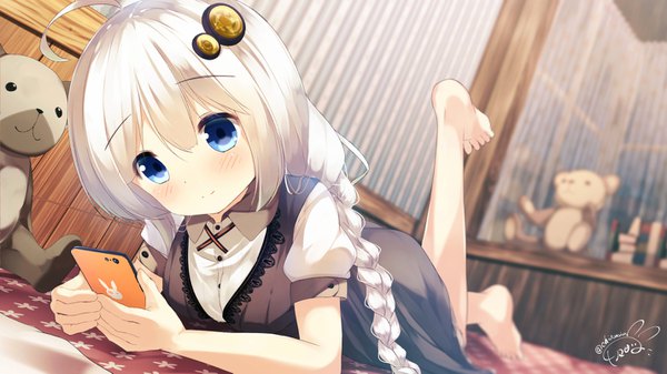 Anime picture 1428x803 with vocaloid voiceroid kizuna akari chinomaron single long hair blush fringe blue eyes smile hair between eyes wide image signed ahoge white hair lying braid (braids) barefoot on stomach leg lift (legs lift)