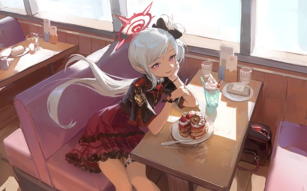 Anime-Bild 4093x2544 mit blue archive mutsuki (blue archive) meinoss single long hair looking at viewer highres wide image absurdres silver hair indoors pink eyes from above side ponytail head rest girl bow hair bow food window