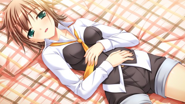 Anime picture 2560x1440 with yaneura no kanojo dp minase (artist) looking at viewer blush highres short hair open mouth brown hair wide image green eyes game cg lying girl necktie shorts