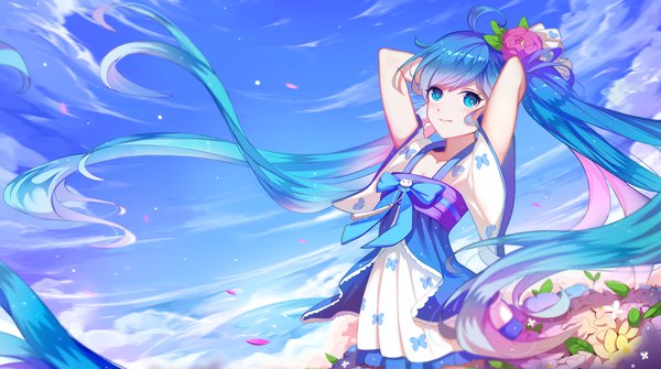 Anime-Bild 1868x1043 mit vocaloid hatsune miku liuzexiong single looking at viewer blush fringe highres blue eyes wide image standing twintails blue hair sky cloud (clouds) ahoge outdoors very long hair hair flower light smile