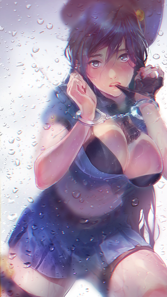 Аниме картинка 640x1136 с league of legends caitlyn (league of legends) officer caitlyn lucy (amanecer) один (одна) длинные волосы высокое изображение смотрит на зрителя румянец чёлка грудь открытый рот голубые глаза лёгкая эротика чёрные волосы большая грудь держать плиссированная юбка голый живот мокрый