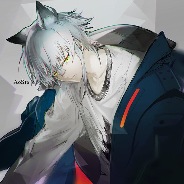 Anime-Bild 1600x1600 mit arknights aosta (arknights) comaza single looking at viewer short hair simple background animal ears yellow eyes silver hair upper body grey background character names boy jacket