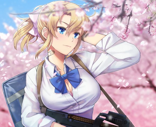 Anime picture 1500x1225 with original blonde girl (itou) itou (onsoku tassha) single long hair blush fringe breasts blue eyes light erotic blonde hair hair between eyes large breasts payot looking away sky cleavage upper body outdoors ponytail