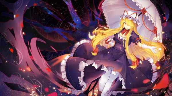 Anime picture 3840x2160 with touhou yakumo yukari rin falcon single long hair looking at viewer blush fringe highres open mouth blonde hair smile wide image standing holding yellow eyes absurdres :d hair over one eye dutch angle