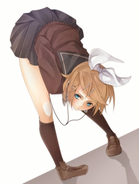 Anime picture 1082x1432 with vocaloid kagamine rin toya kure tall image short hair blue eyes blonde hair girl skirt uniform hair ornament bow hair bow school uniform miniskirt socks headphones black socks bobby pin