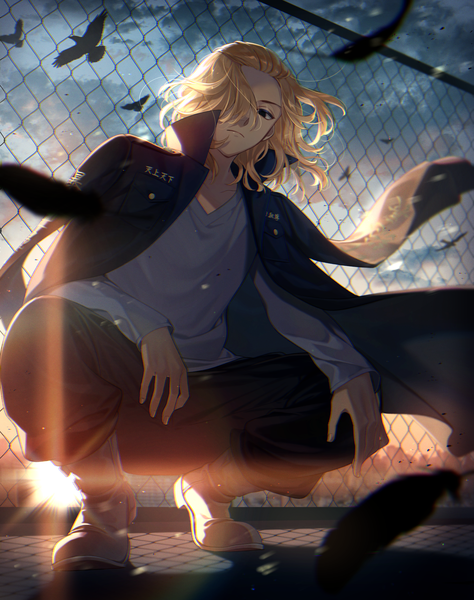 Anime picture 1976x2500 with tokyo revengers sano manjirou noes single tall image looking at viewer fringe highres short hair blonde hair sky full body outdoors wind black eyes sunlight hair over one eye evening sunset squat