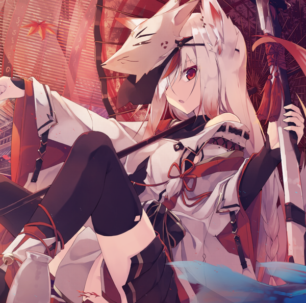 Anime picture 921x913 with original nagishiro mito single long hair looking at viewer fringe red eyes sitting animal ears bent knee (knees) white hair red hair braid (braids) multicolored hair hair over one eye wide sleeves :o fox ears fox girl gradient hair