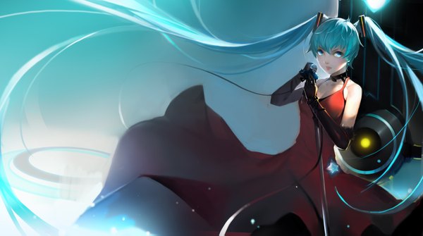 Anime picture 1500x839 with vocaloid hatsune miku nero (nilu) single looking at viewer wide image twintails very long hair aqua eyes aqua hair girl dress gloves black gloves elbow gloves microphone stand