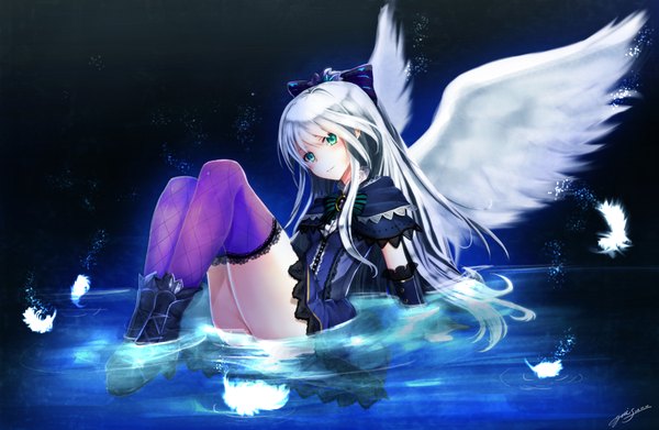 Anime picture 1960x1280 with kuroneko no wiz yuitsuki single long hair looking at viewer blush fringe highres light erotic simple background smile sitting signed bent knee (knees) white hair ponytail head tilt aqua eyes arm support sparkle