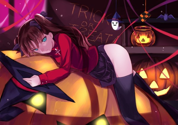 Anime picture 1637x1158 with fate (series) fate/stay night type-moon toosaka rin kouzuki hajime single long hair looking at viewer blue eyes light erotic brown hair halloween trick or treat girl thighhighs skirt bow ribbon (ribbons) black thighhighs hair bow