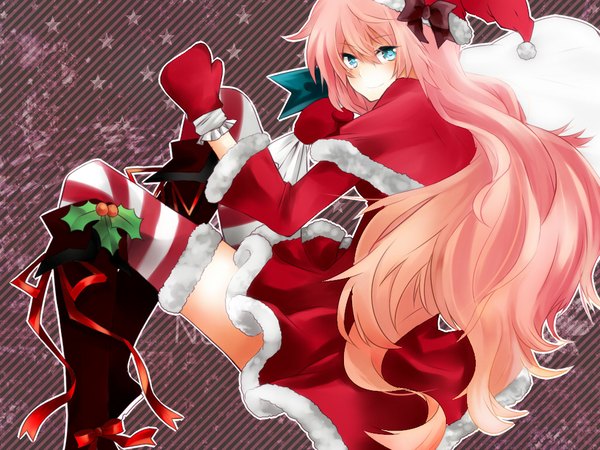 Anime picture 1024x768 with vocaloid megurine luka suzuran nanaki single long hair blush fringe blue eyes hair between eyes pink hair bent knee (knees) fur trim christmas girl thighhighs boots star (symbol) fur striped thighhighs santa claus hat