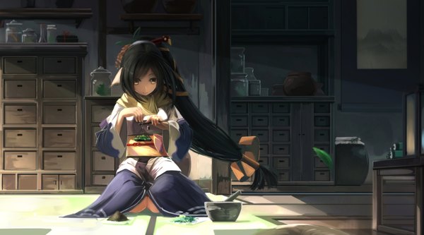 Anime picture 2000x1110 with utawareru mono: itsuwari no kamen white fox kuon (utawareru mono) kikivi single long hair highres black hair wide image sitting animal ears yellow eyes girl dress hair ornament bow hair bow mortar (bowl) pestle