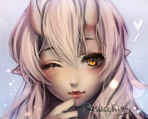 Anime picture 900x724 with original sasucchi95 single long hair looking at viewer blush fringe simple background hair between eyes signed silver hair upper body one eye closed horn (horns) lips pointy ears wink grey background orange eyes hand to mouth