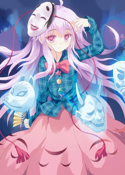 Anime picture 858x1200 with touhou hata no kokoro rasahan (artist) single long hair tall image looking at viewer pink hair ahoge pink eyes mask on head girl shirt mask fan fox mask checkered shirt