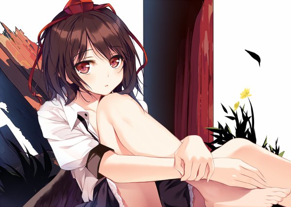 Anime picture 1200x857 with touhou shameimaru aya eien no juu nana-sa single looking at viewer blush fringe short hair open mouth simple background red eyes brown hair white background sitting bent knee (knees) parted lips barefoot bare legs :o short sleeves