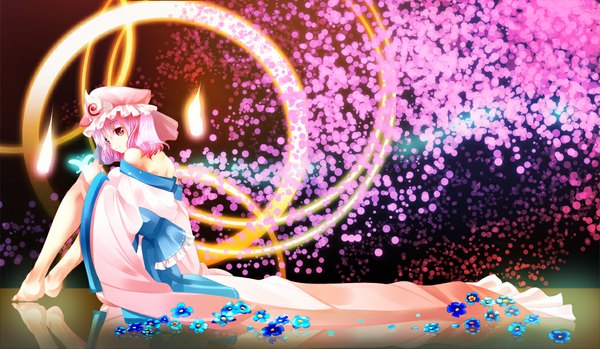 Anime picture 1045x608 with touhou saigyouji yuyuko nagare single looking at viewer short hair smile wide image sitting bare shoulders pink hair long sleeves japanese clothes pink eyes looking back barefoot wide sleeves alternate costume turning head reflection