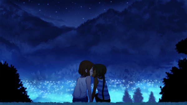 Anime picture 1536x864 with k-on! kyoto animation hirasawa yui nakano azusa dgs (artist) black hair brown hair wide image twintails multiple girls sky night couple dark skin holding hands shoujo ai kiss girl hair ornament 2 girls