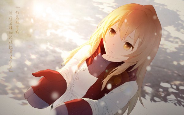 Anime picture 1920x1200 with toradora j.c. staff aisaka taiga yijian ma single long hair fringe highres blonde hair hair between eyes standing yellow eyes upper body outdoors long sleeves from above light smile sunlight blurry inscription