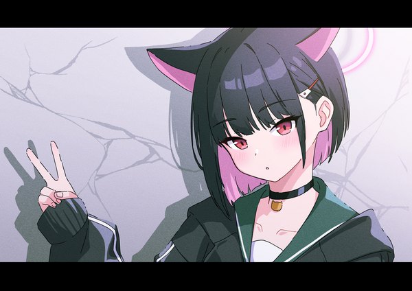 Anime-Bild 2121x1500 mit blue archive kazusa (blue archive) heijialan single highres short hair black hair red eyes animal ears upper body long sleeves multicolored hair two-tone hair shadow sleeves past wrists victory letterboxed colored inner hair extra ears girl