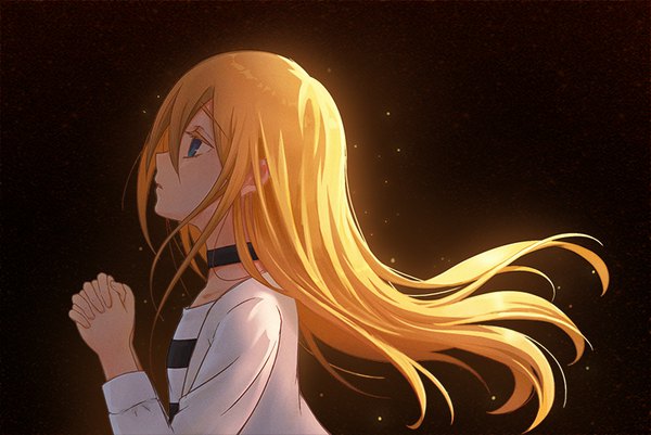 Anime picture 800x535 with satsuriku no tenshi ray (satsuriku no tenshi) zero-han single long hair fringe blue eyes simple background blonde hair hair between eyes payot upper body long sleeves profile open clothes floating hair looking up striped hands clasped glow