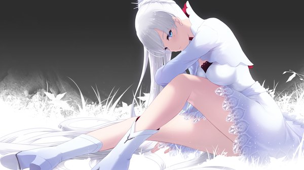 Anime picture 1920x1080 with rwby rooster teeth weiss schnee cait single looking at viewer blush fringe highres breasts blue eyes simple background wide image sitting bent knee (knees) white hair ponytail very long hair parted lips profile