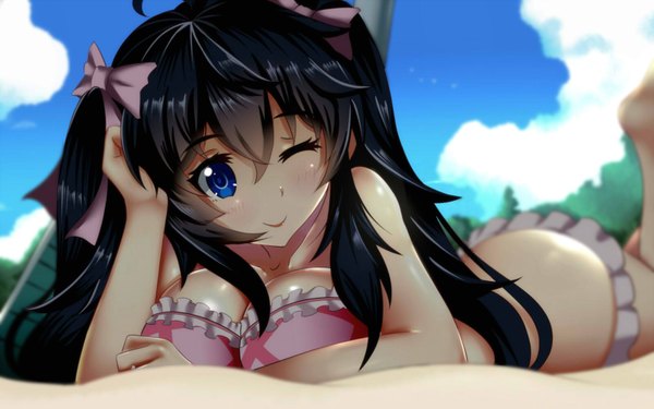 Anime picture 1600x1000 with netoge no yome wa onna no ko janai to omotta? project no.9 tamaki ako paperfinger single long hair looking at viewer blush fringe blue eyes light erotic black hair smile hair between eyes twintails one eye closed wink girl bow swimsuit