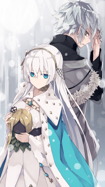 Anime picture 719x1275 with fate (series) fate/grand order anastasia (fate) viy (fate) kadoc zemlupus nagishiro mito long hair tall image looking at viewer fringe short hair blue eyes hair between eyes standing holding yellow eyes silver hair profile looking back grey hair