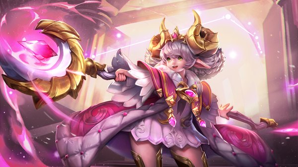 Anime-Bild 5120x2880 mit arena of valor alice (arena of valor) single fringe highres short hair open mouth smile hair between eyes wide image standing holding green eyes looking away pink hair absurdres :d horn (horns) wide sleeves official art